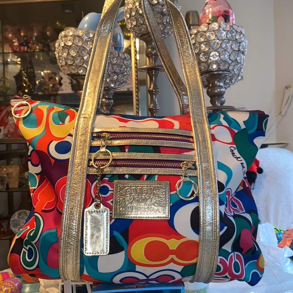 Coach reasonable offers only